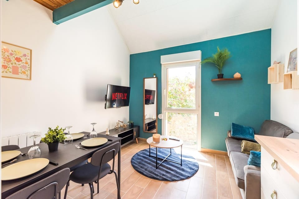 NEW Le Saphir au coeur de Guingamp Parking Apartment in Brittany