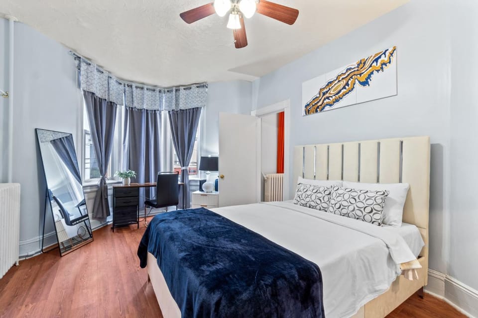 View (from property/room), Photo of the whole room, Bedroom, City view