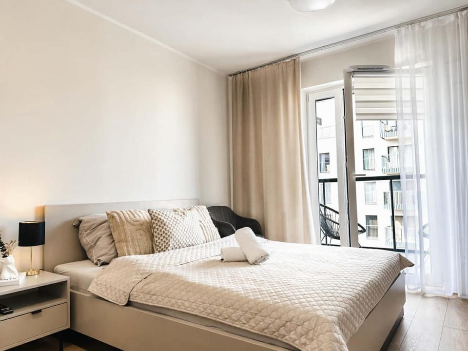 Bed, Balcony/Terrace, Bedroom