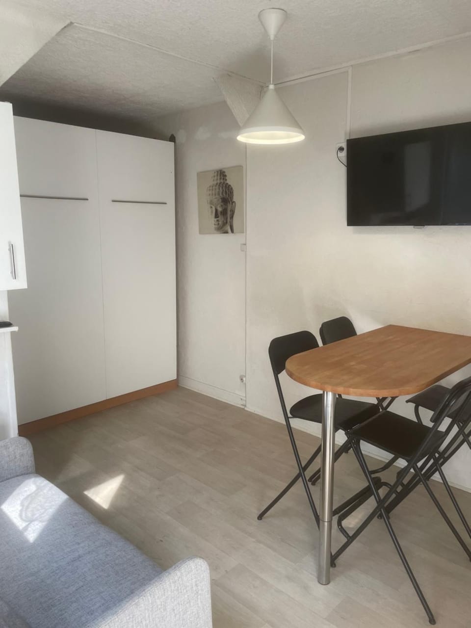 TV and multimedia, Seating area