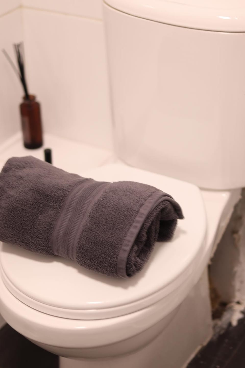 Three Bedrooms Flat in Central Edinburgh Old Town , Grassmarket Heart of Edinburgh Flat Sleeps 6 , EH1 58 Grassmarket, Edinburgh Apartment in Edinburgh