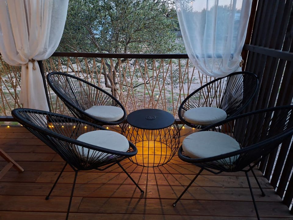 View (from property/room), Balcony/Terrace, Seating area
