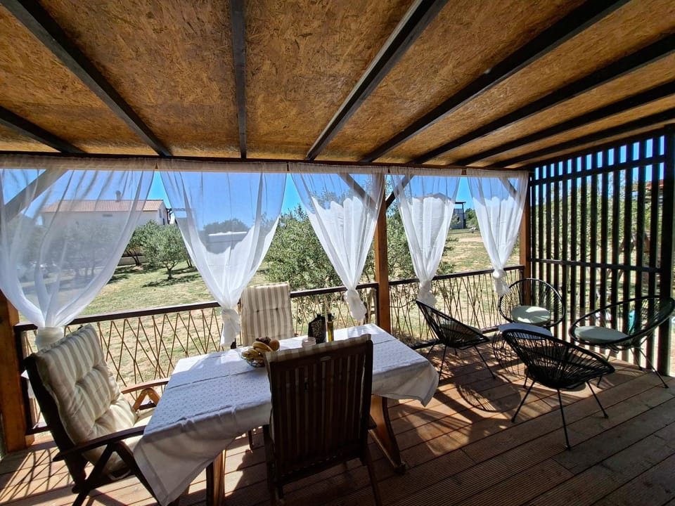 Day, View (from property/room), Balcony/Terrace, Seating area, Dining area