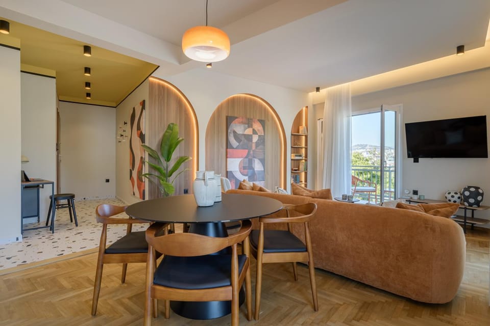 TV and multimedia, Living room, Seating area, Dining area