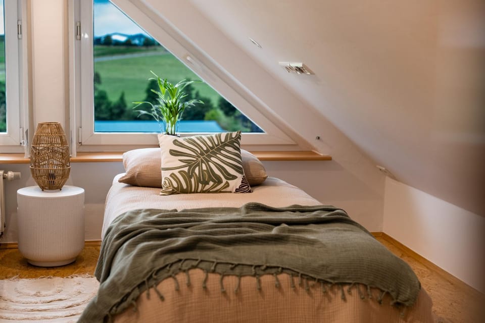 Bed, Bedroom
