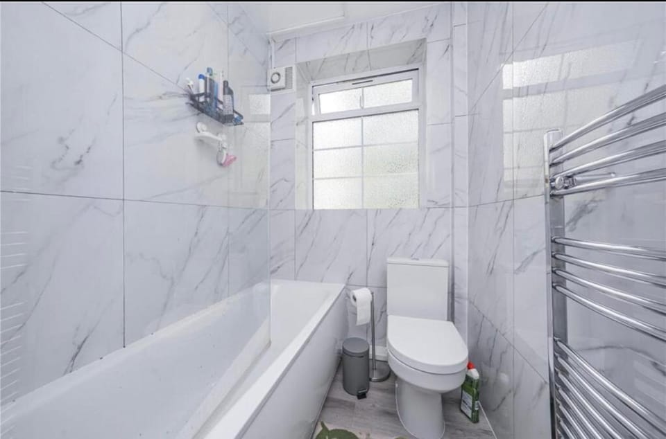 Bright & Stylish 2-Bed Flat by Richmond Bridge Apartment in Twickenham