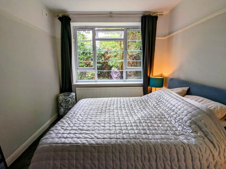 Bright & Stylish 2-Bed Flat by Richmond Bridge Apartment in Twickenham