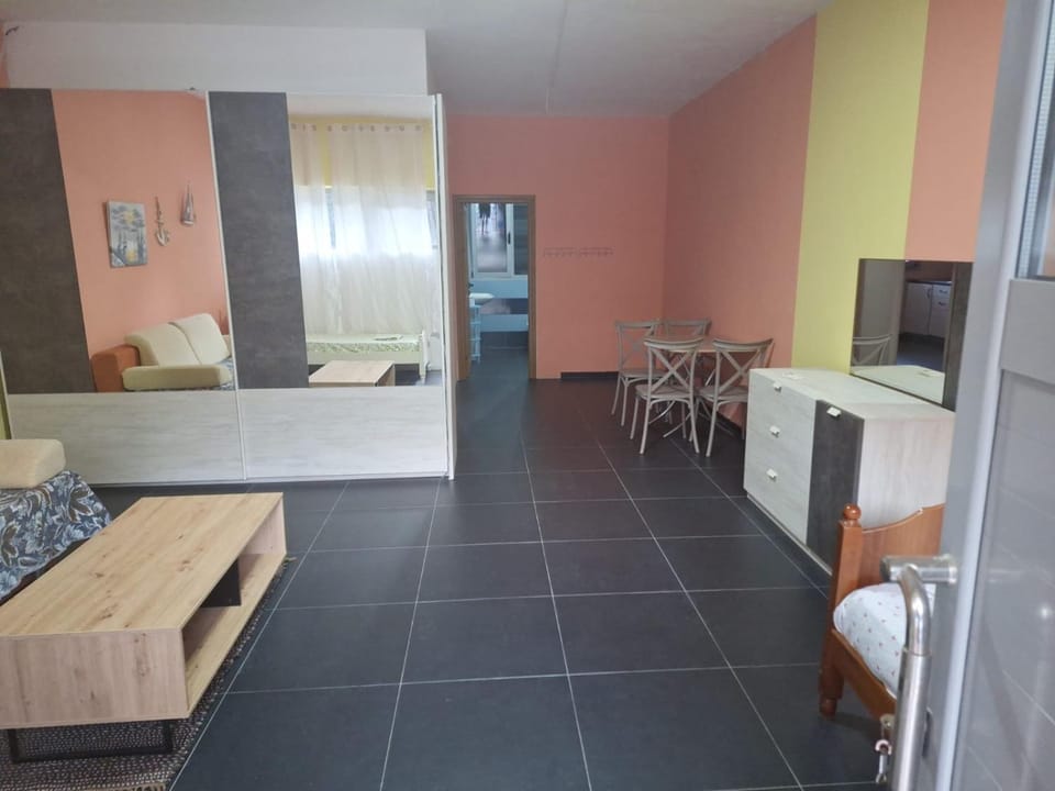 Beach House House in Vlorë