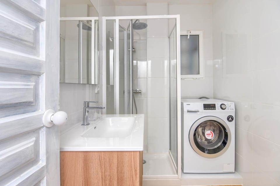 Shower, Bathroom, washing machine