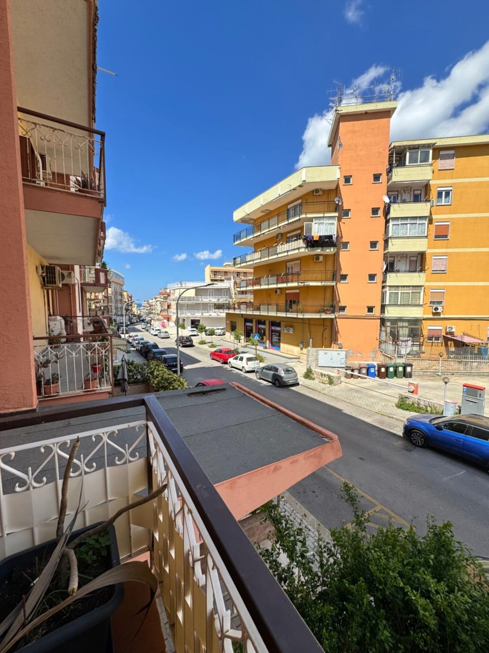 Neighbourhood, Location, Parking
