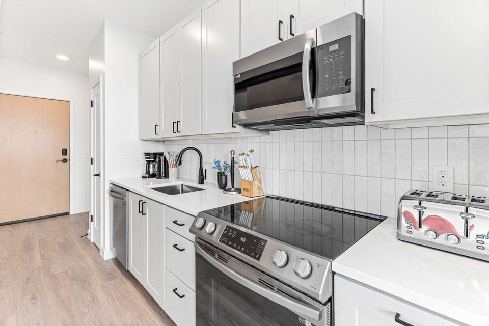 Cozy Studio Escape Near Downtown Minneapolis Apartment in Minneapolis