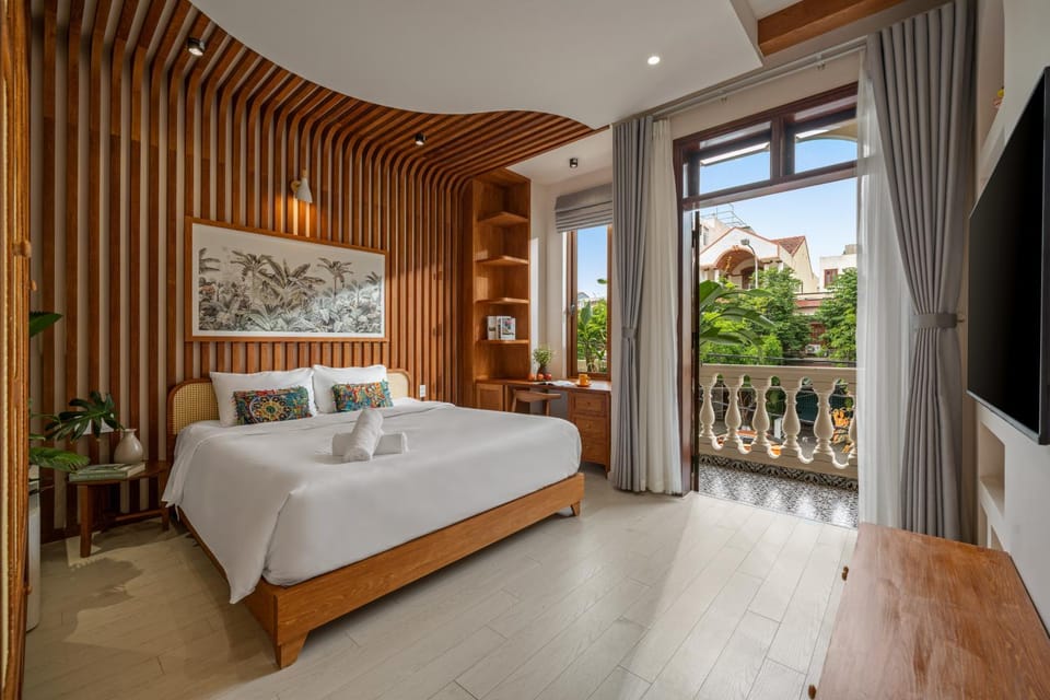 Communal lounge/ TV room, Bed, TV and multimedia, View (from property/room), Balcony/Terrace, Photo of the whole room, Evening entertainment, Bedroom, towels