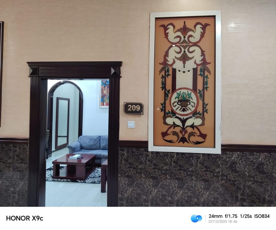 Living room, Decorative detail, Seating area
