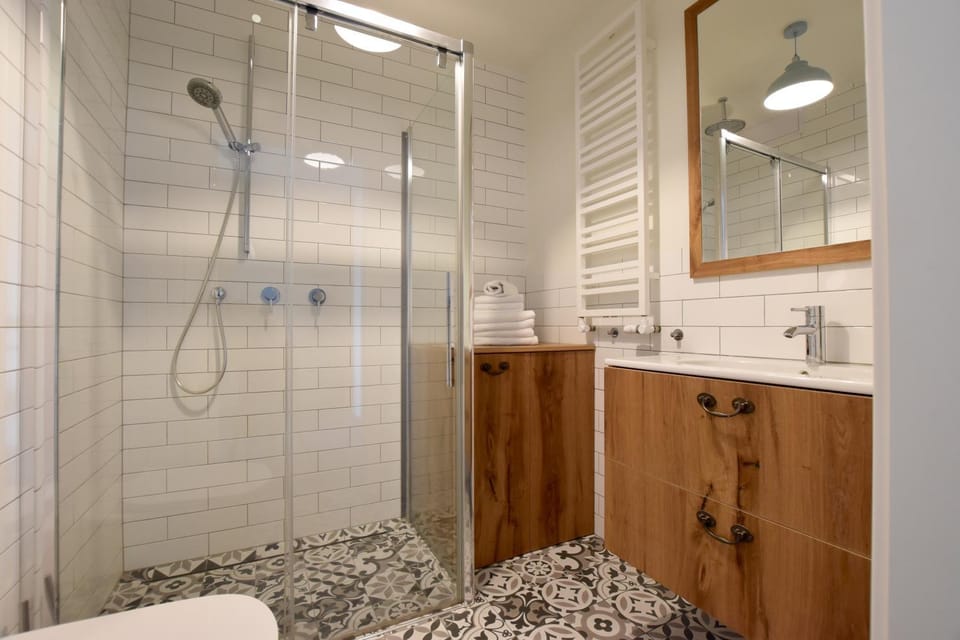 Shower, Bathroom