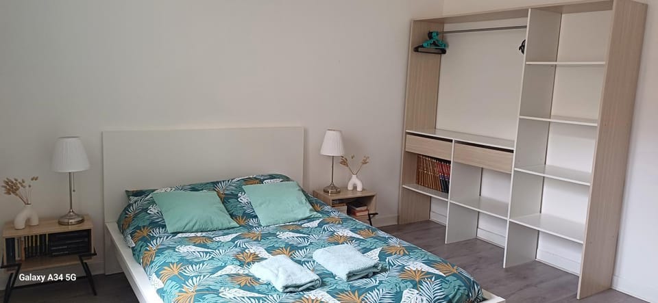 Bed, Photo of the whole room, Bedroom, towels, wardrobe