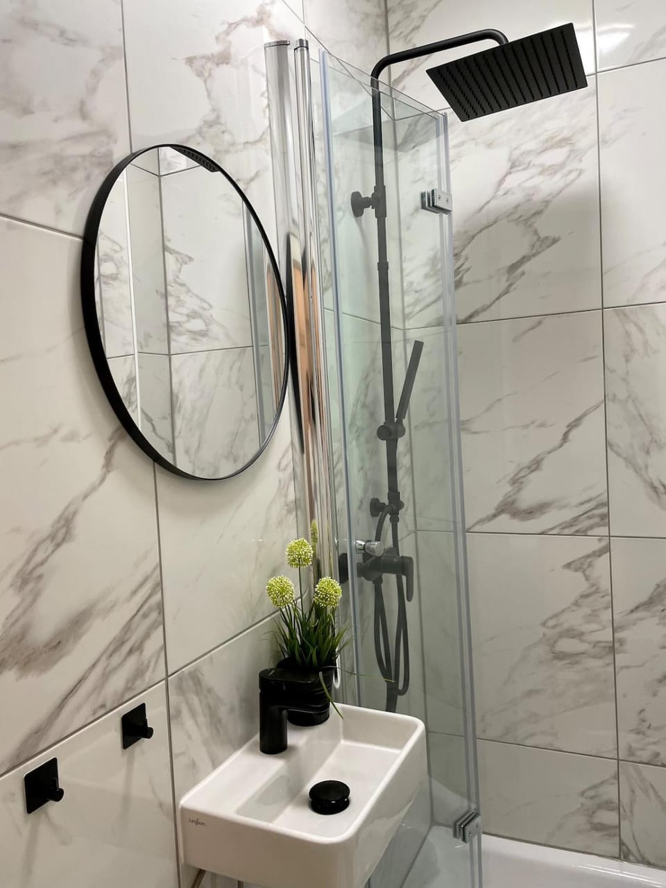 Shower, Bathroom, towels