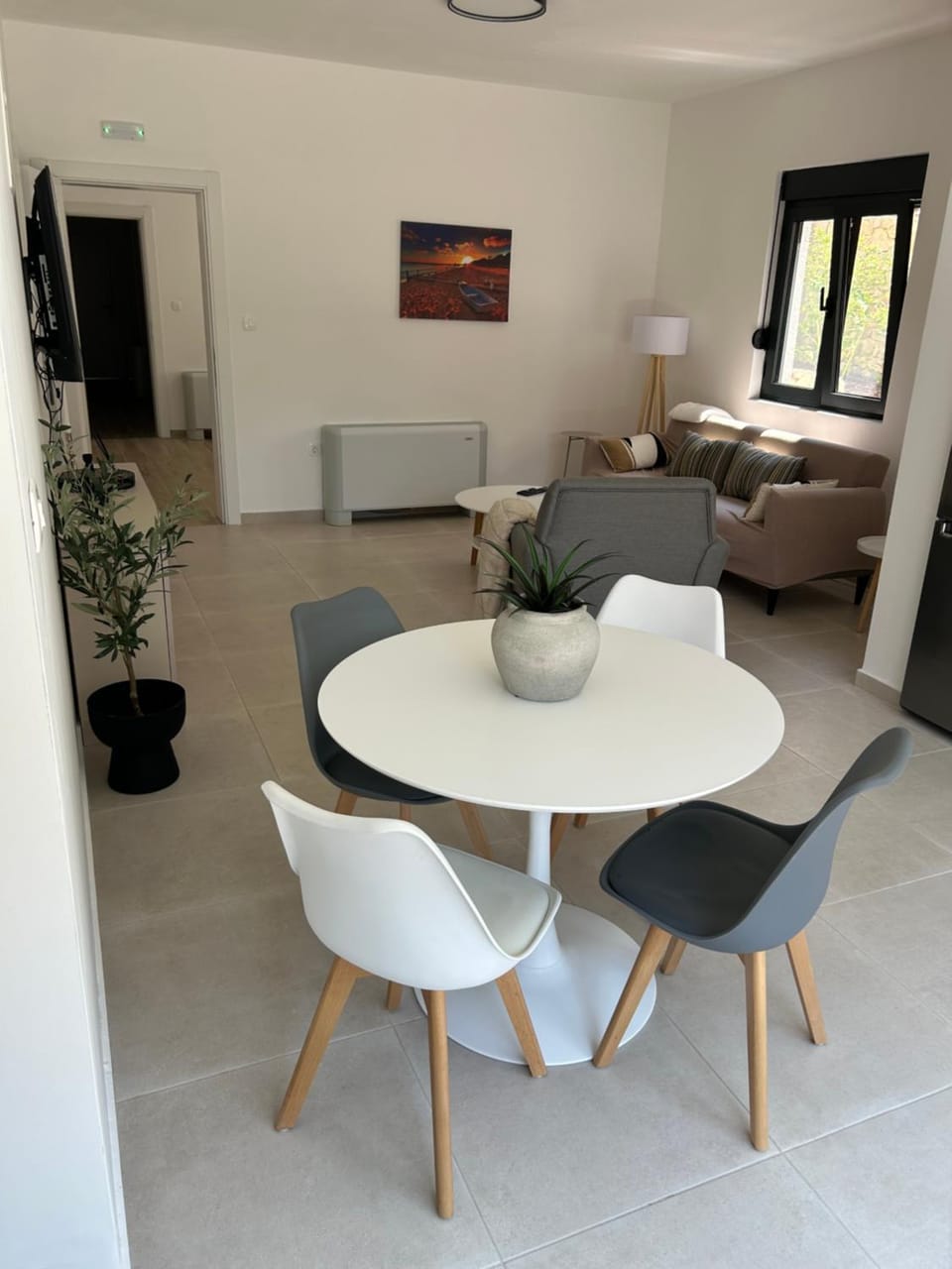 Living room, Seating area, Dining area