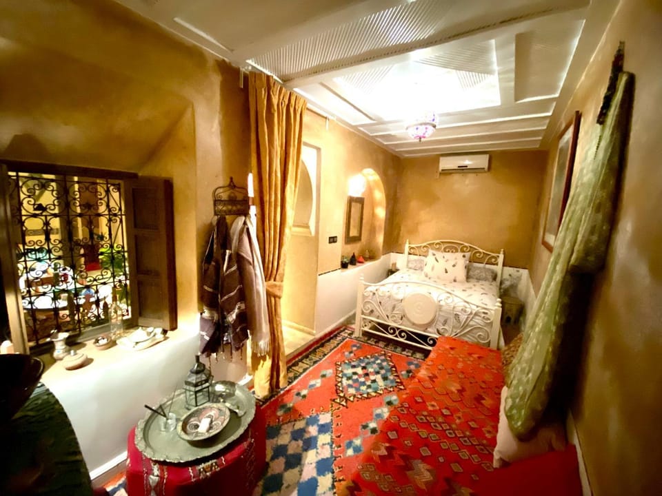 Bed, Bedroom, air conditioner