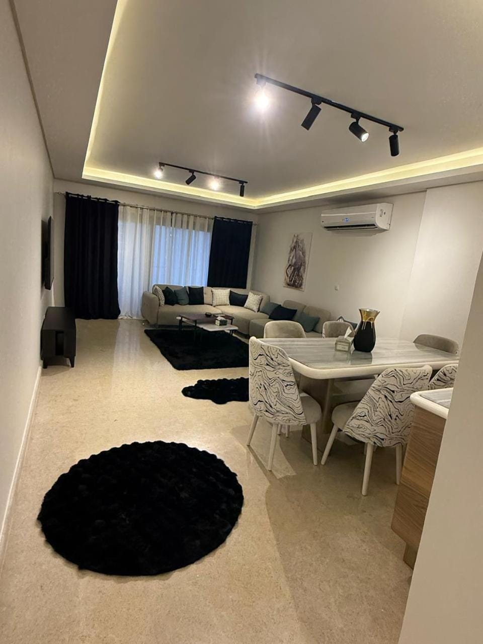 Living room, Seating area