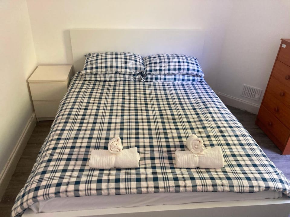 Double room #3 with shared bathroom Vacation rental in Edinburgh