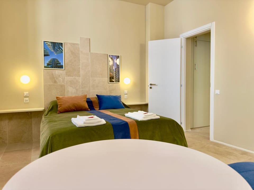 Bed, Living room, Photo of the whole room, Bedroom