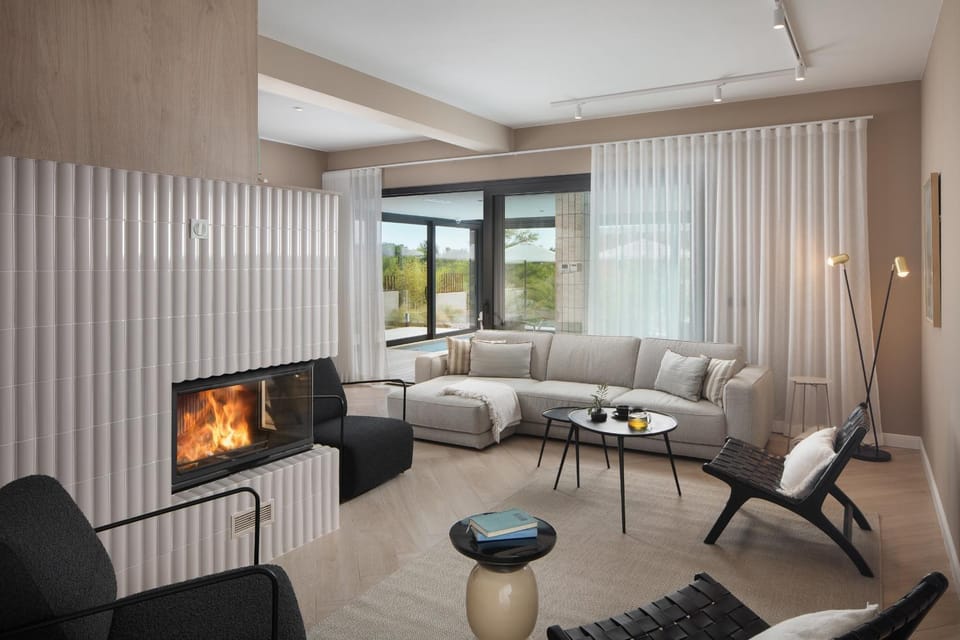 Communal lounge/ TV room, Living room