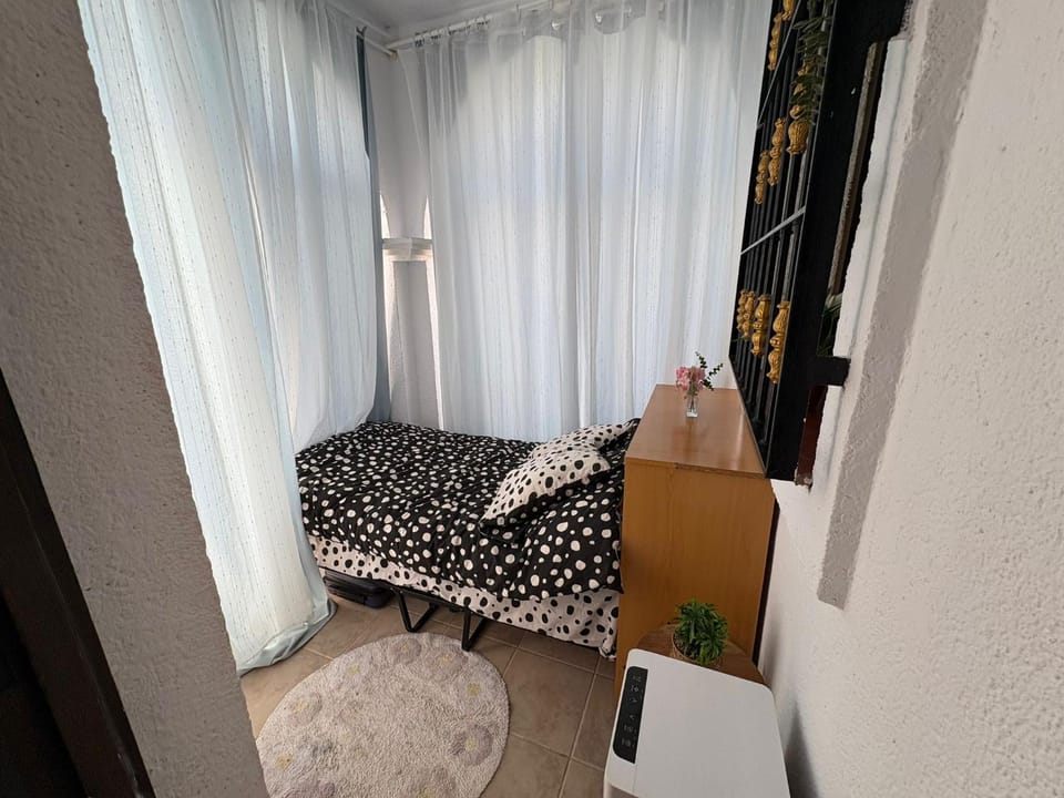 Ideal pool Bungalow HMWY House in Torrevieja