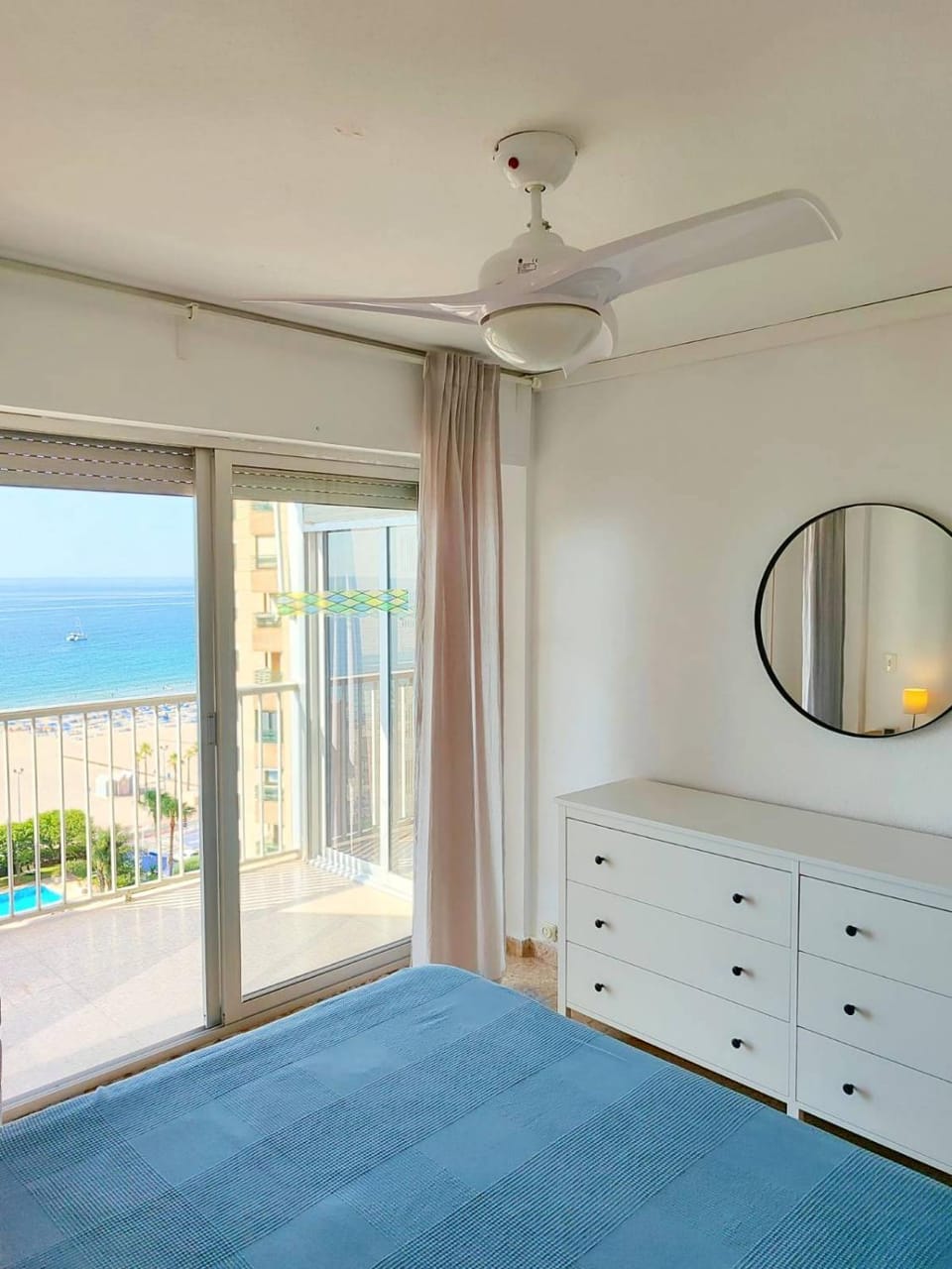 Bed, Photo of the whole room, Bedroom, Sea view