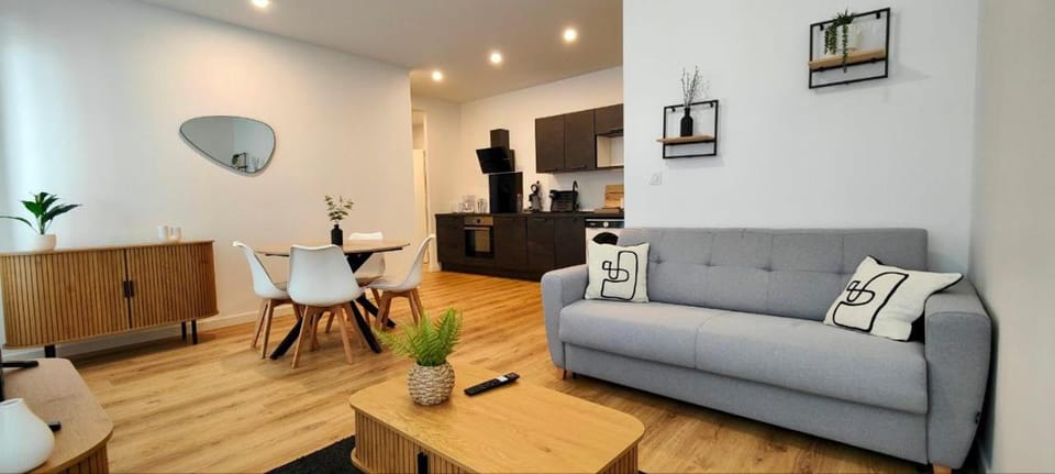 Natural Home 4 pers WiFi Parking Apartment in Clermont-Ferrand