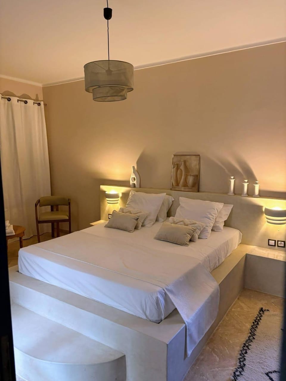 Bed, Photo of the whole room, Bedroom