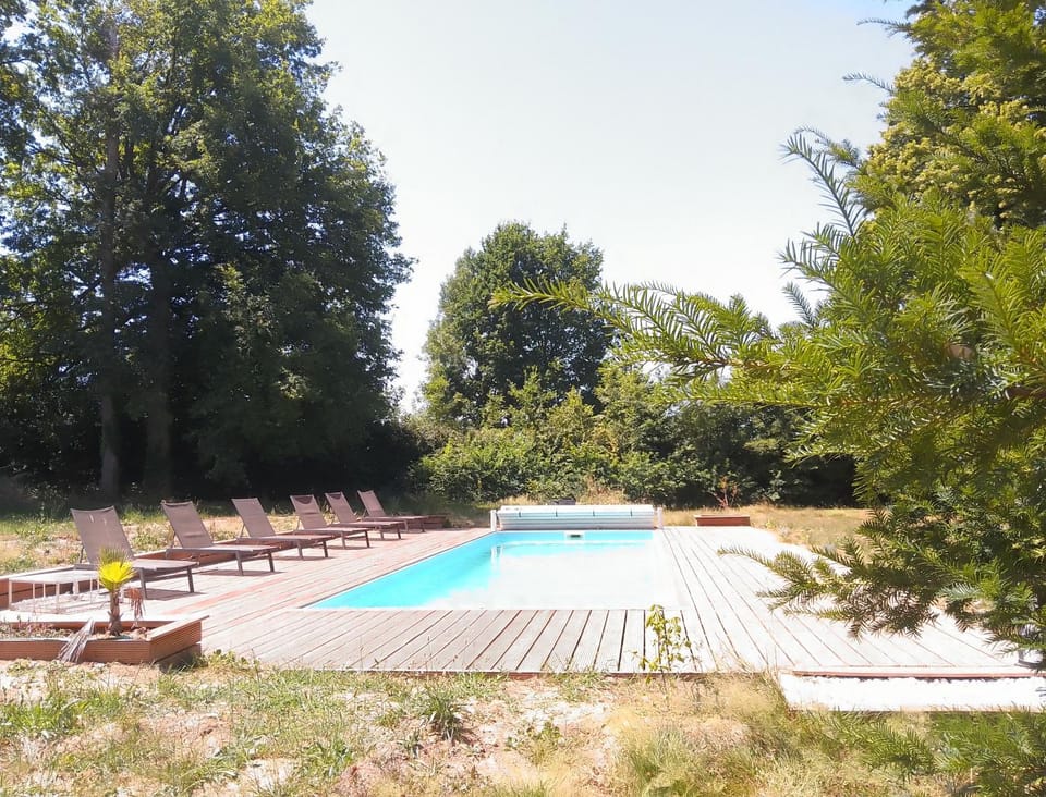 Apple Barn Cottage with 5 Bedrooms Villa in Nouvelle-Aquitaine