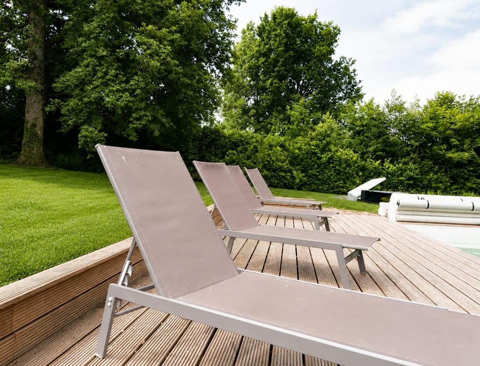 Apple Barn Cottage with 5 Bedrooms Villa in Nouvelle-Aquitaine