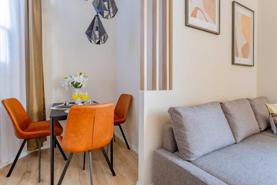1BR - Central Chill with AC - Quiet Near Ruin Bars Apartment in Budapest