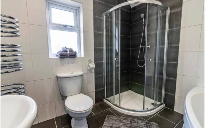 Cosy 3 Bedroom House Mansfield Apartment in Mansfield