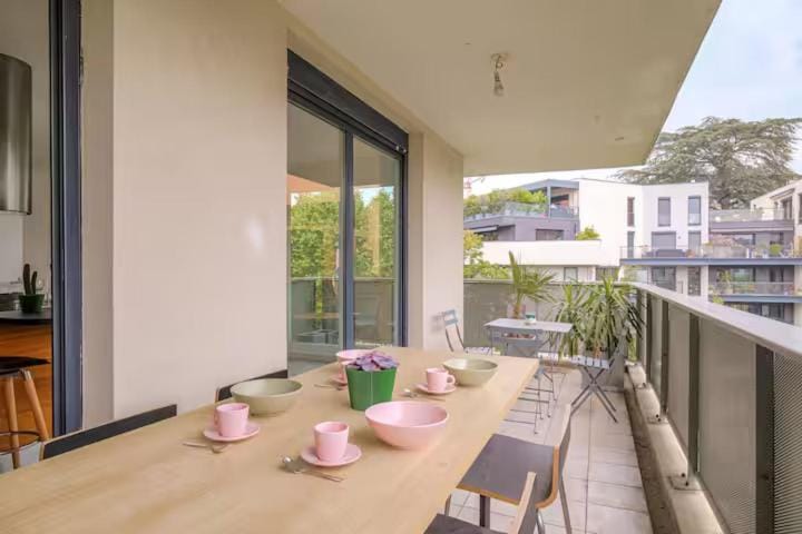 Superbe 2 pièces terrasse à 400 m du métro Apartment in Caluire-et-Cuire