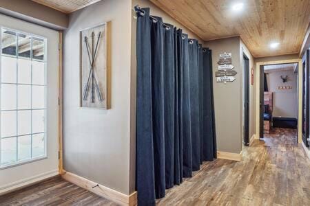 Nature chalet, spa, river in Saint-Côme Chalet in Quebec
