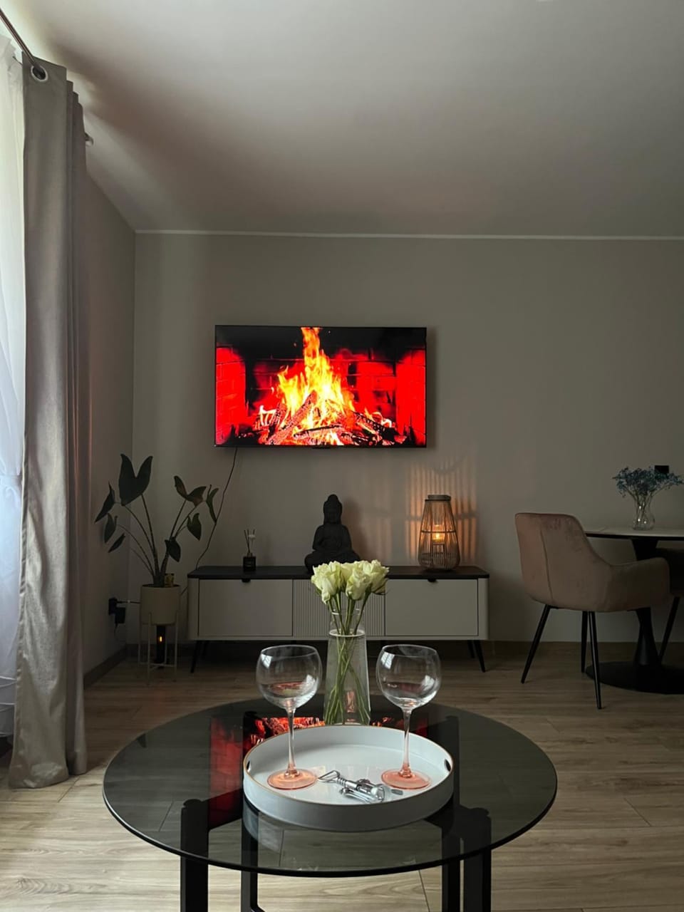 TV and multimedia, Living room, Seating area