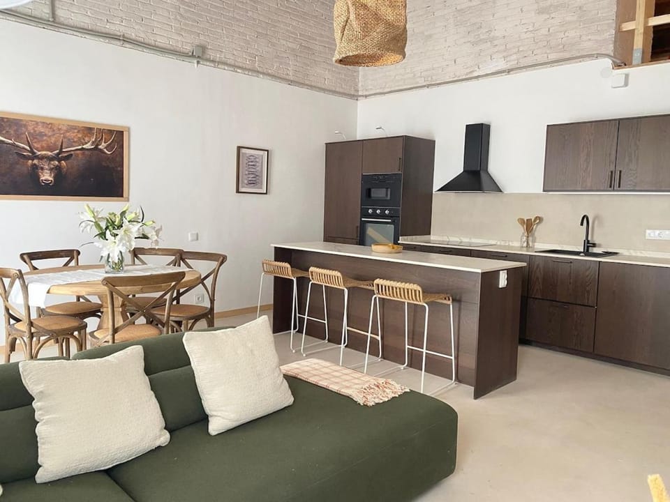Kitchen or kitchenette, Living room, Dining area