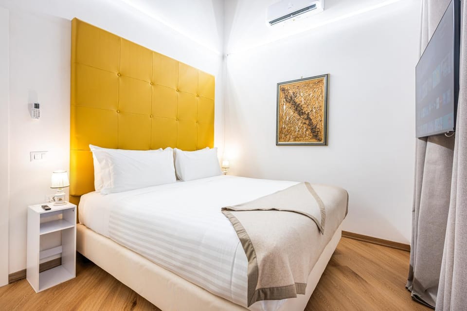 Bed, Photo of the whole room, Bedroom, air conditioner