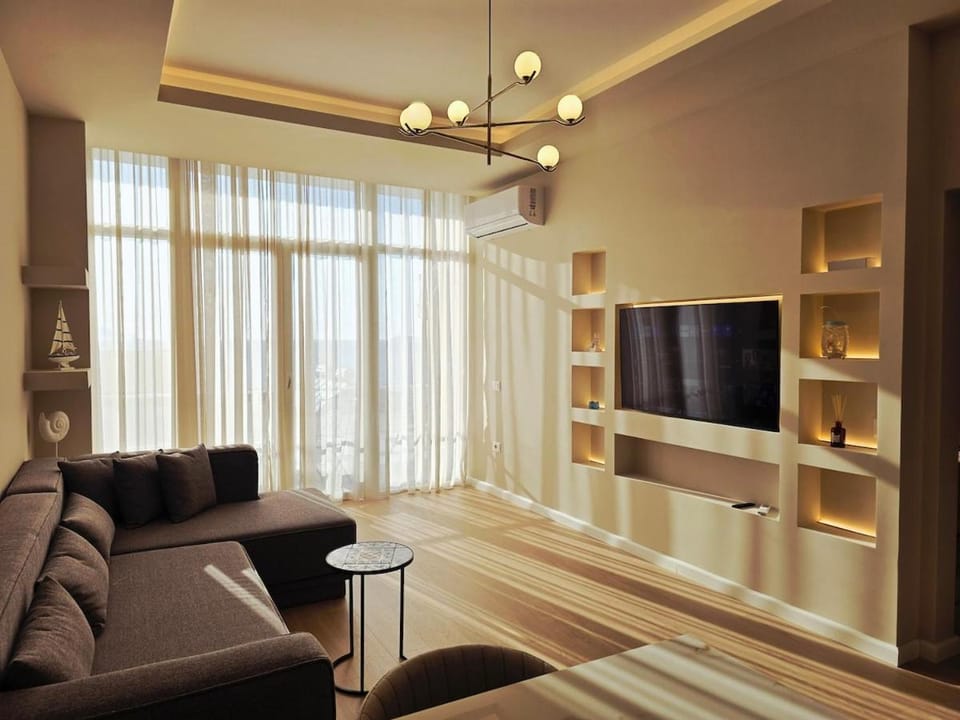 Communal lounge/ TV room, Living room, Seating area
