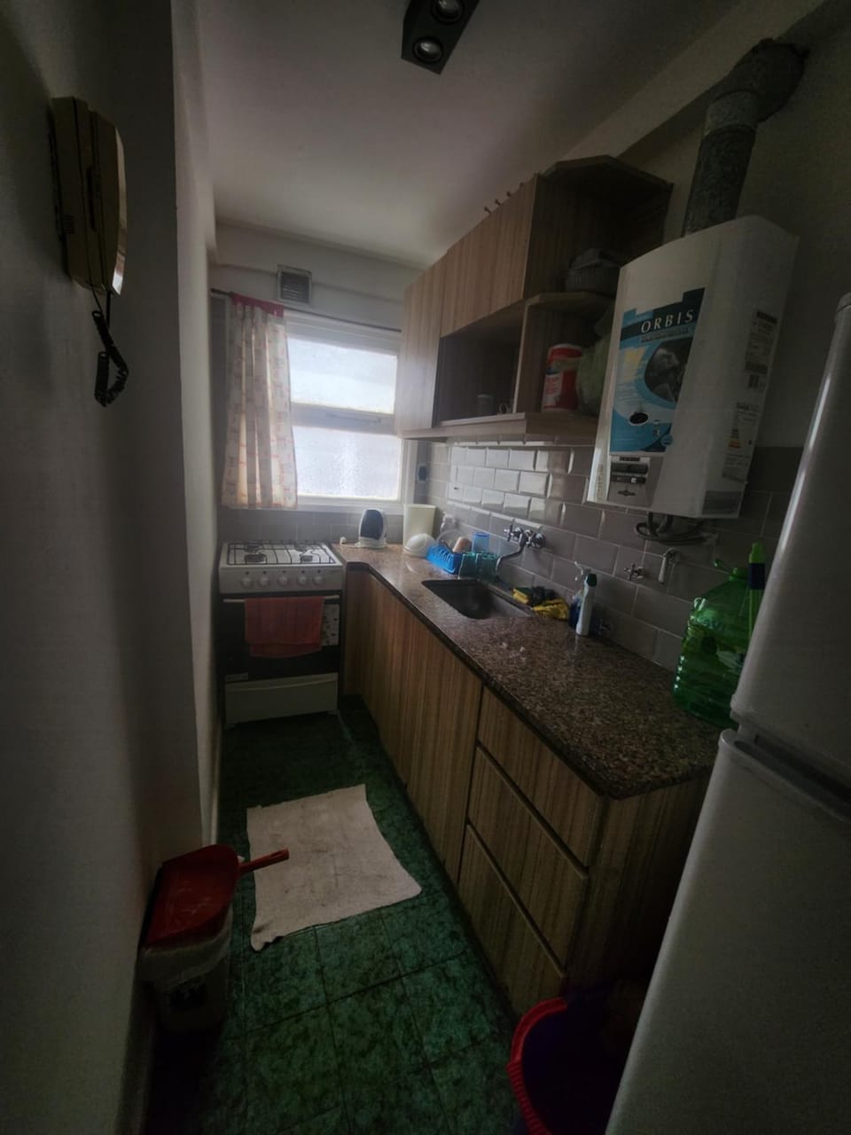 Kitchen or kitchenette, Breakfast, oven
