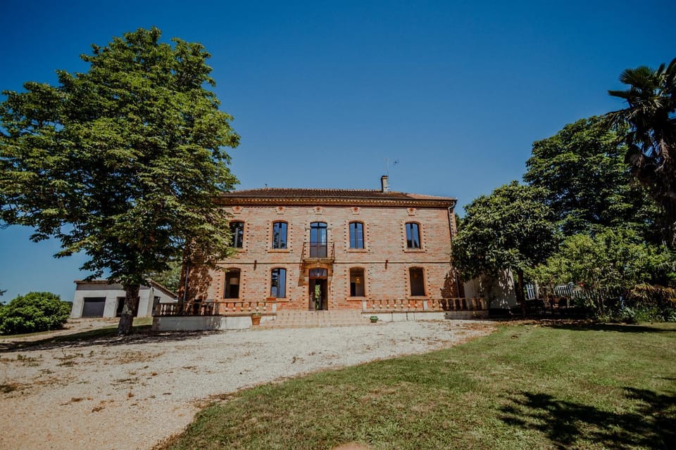 Maison de caractère, vue sur lac privé et vignes House in Occitanie
