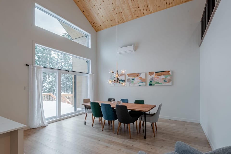 Chalet Odin - SPA, PISCINE, SAUNA partagés Chalet in Quebec City