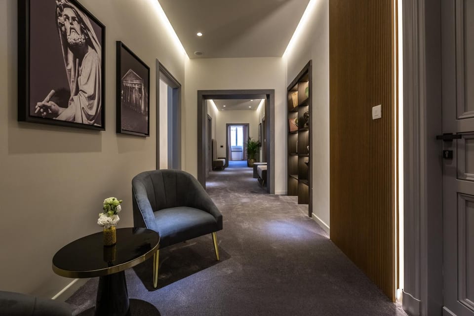Communal lounge/ TV room