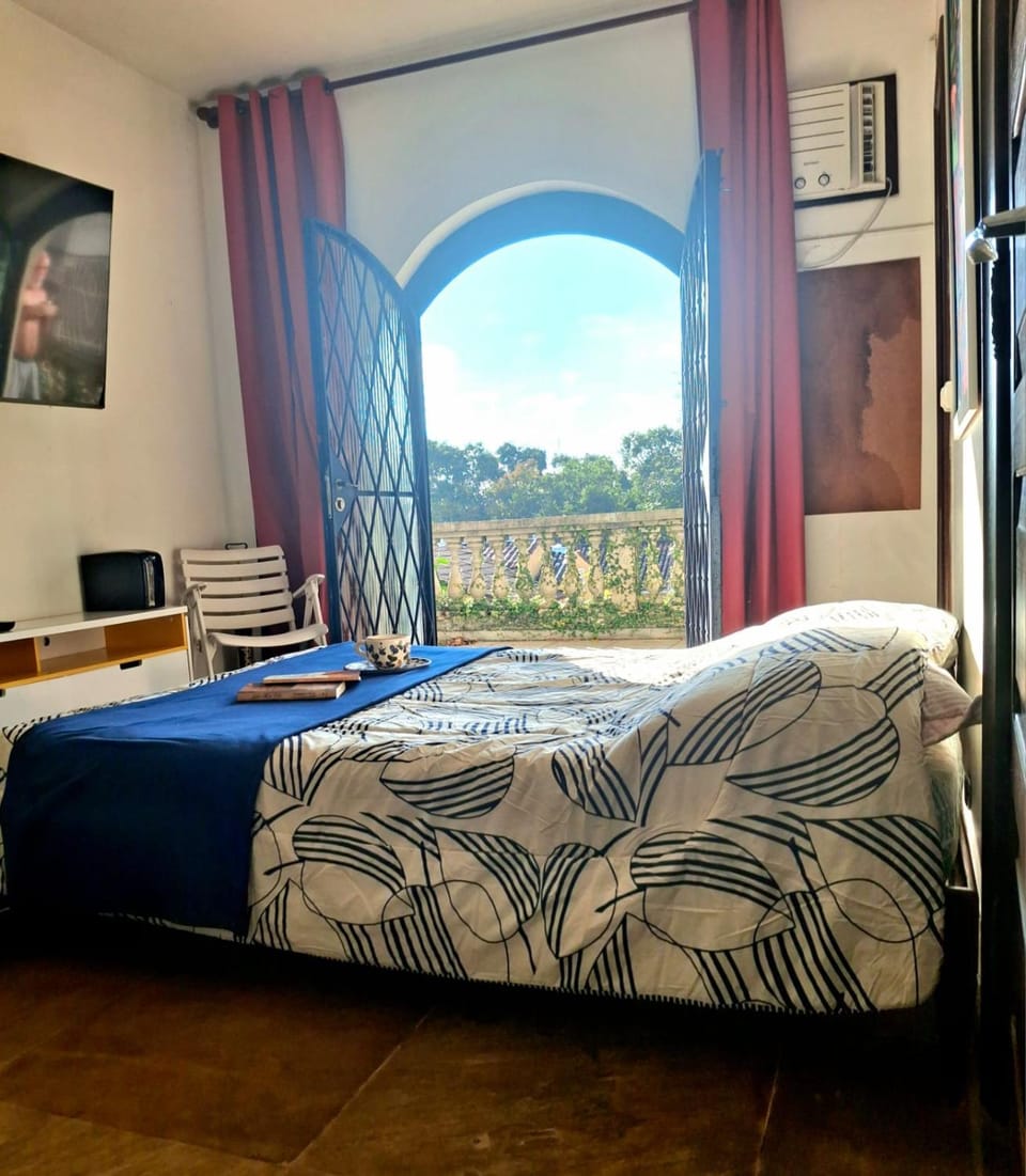 Bed, Bedroom, air conditioner