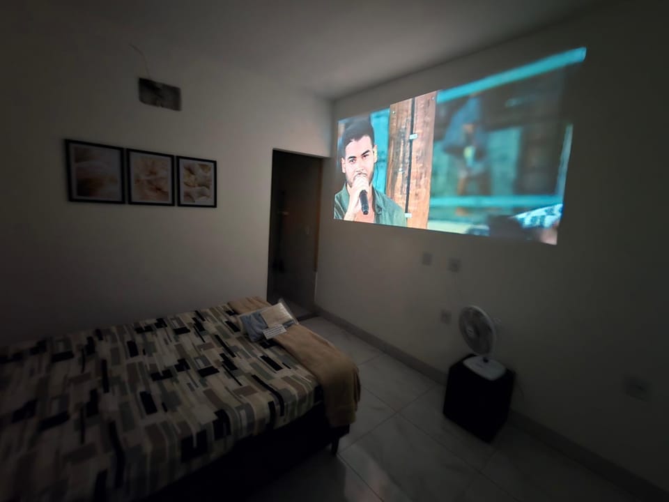 Communal lounge/ TV room, Bed, TV and multimedia, Photo of the whole room, Evening entertainment, Bedroom