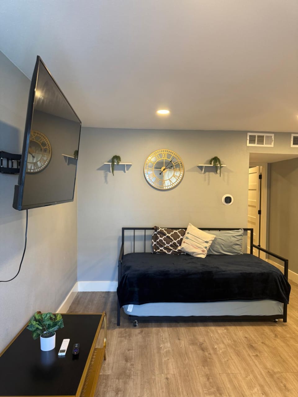 Quirky Museum District Apartment in Prime Location Apartment in Houston