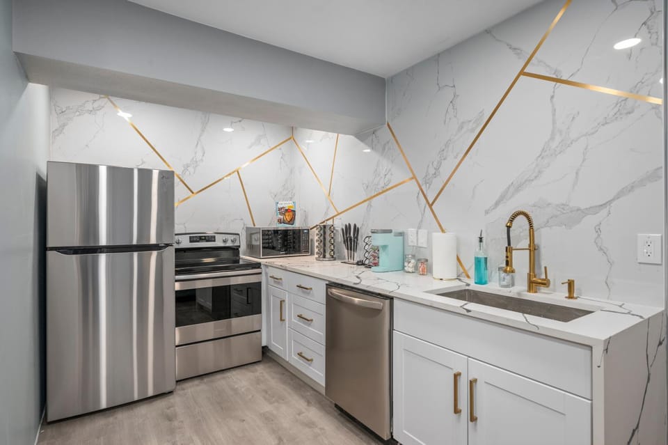 Quirky Museum District Apartment in Prime Location Apartment in Houston