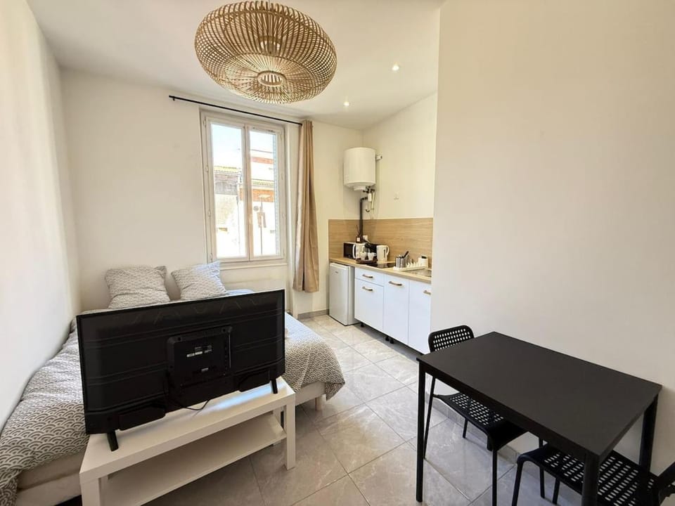 Studio Lune New & Cozy - Centre Vénissieux Apartment in Lyon
