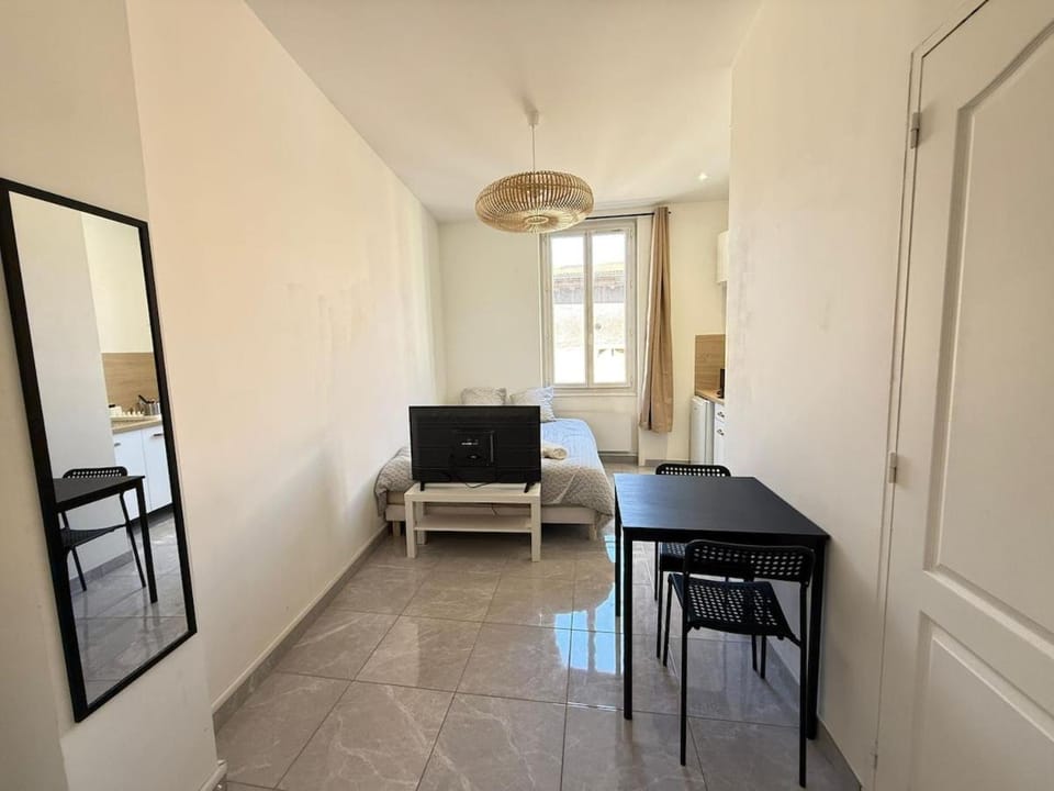 Studio Lune New & Cozy - Centre Vénissieux Apartment in Lyon